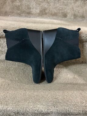 Vionic Wedge Ankle Booties Women’s Sz 6 Black Suede Weather-Resistant Boots